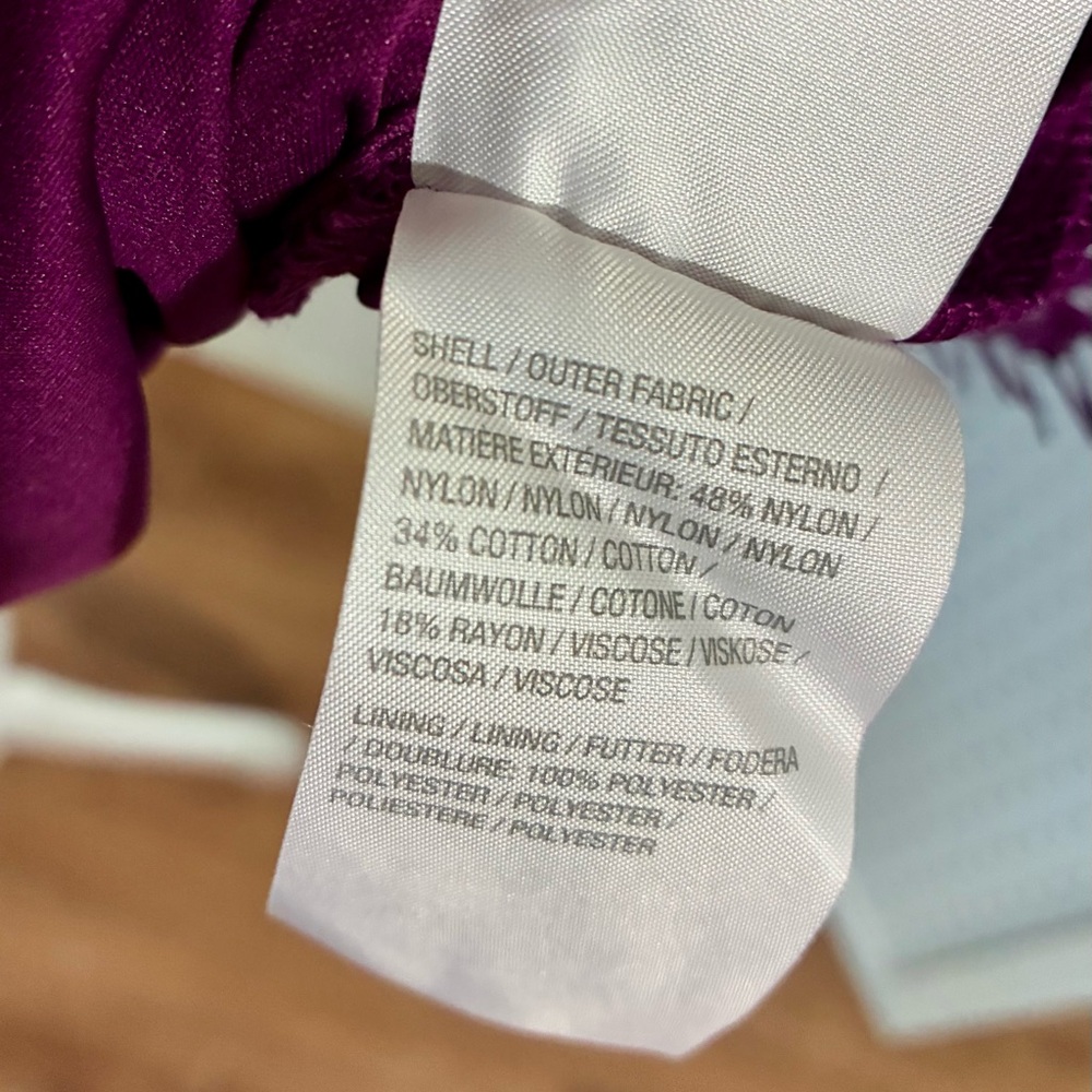 Chic women’s lace top. - Picture 7 of 8